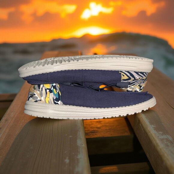 Women’s Hey Dude Wendy Funk Chambray Navy Slip-On Shoes Size 9 - Picture 5 of 7